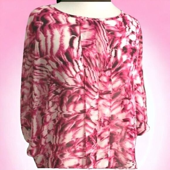 Dana Buchman Pink Floral Abstract Short Sleeve pleated polyester blouse XS - Picture 9 of 9